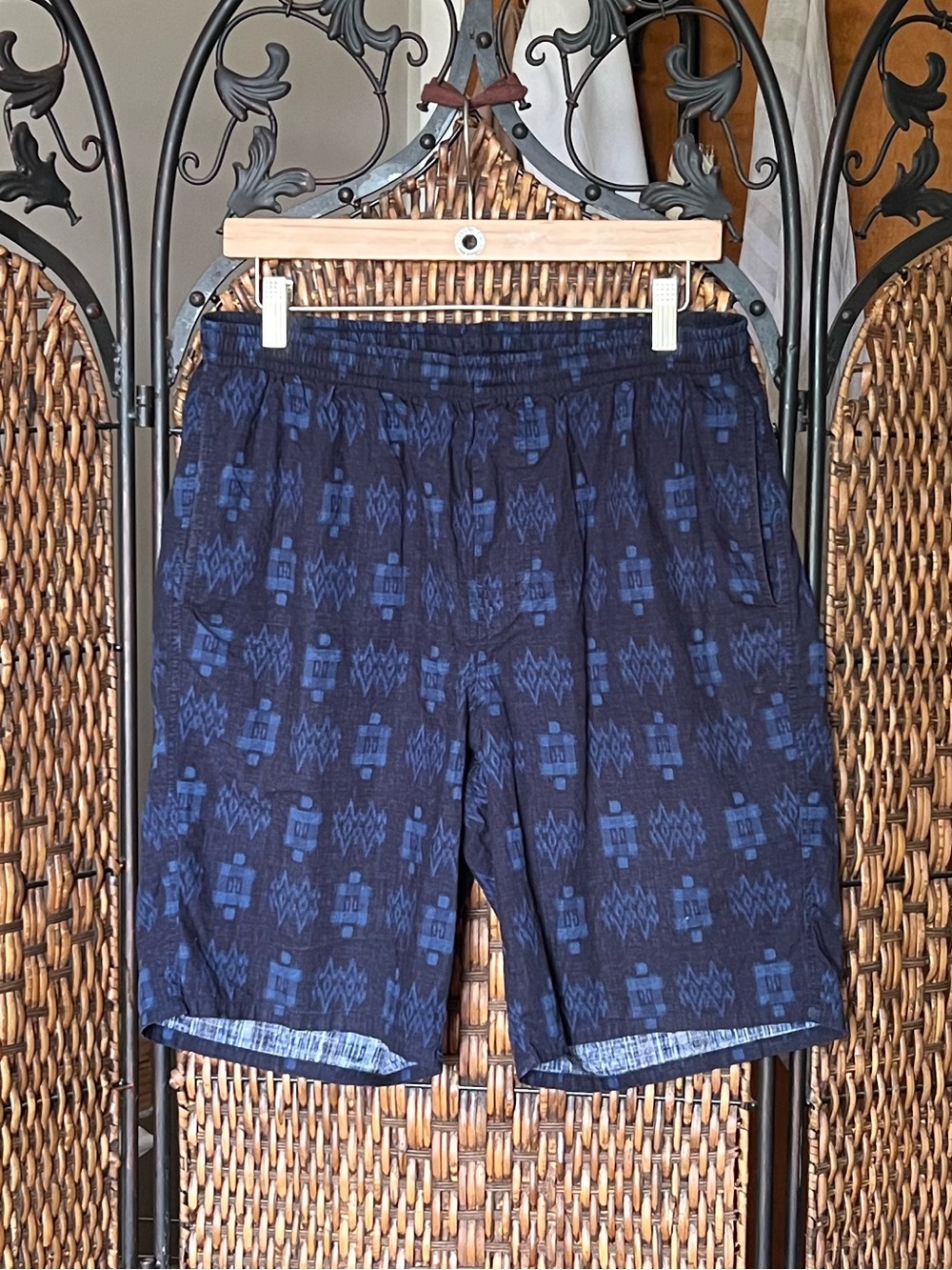 XL Cotton Uniqlo Patterned Shorts